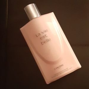 Lancome La vie est. belle body lotion